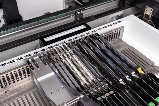 TS10 SMT Pick And Place Machine 10 голов 100 питателей 01005 Поддержка высокой скорости