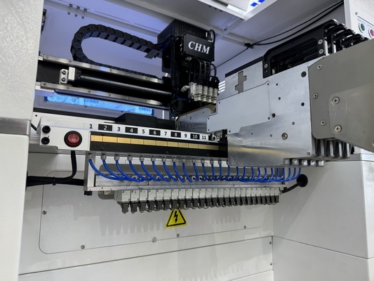 0201 BGA монтаж Маленький 4-головый SMD Pick And Place Machine CHM-551 CPK≥1.0