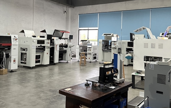 Столовая вершина CHM-650 Высокая точность 4 головы SMT PCB компонент монтажной машины