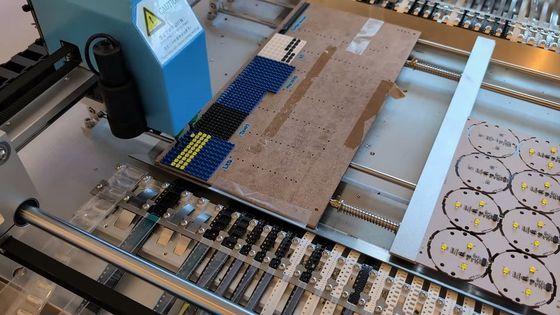 CHMT48VB Настольная машина для монтажа компонентов SMT 58 питателей 2 камеры технического зрения